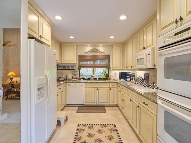13588 Crosspointe Drive, Palm Beach Gardens, FL 33418