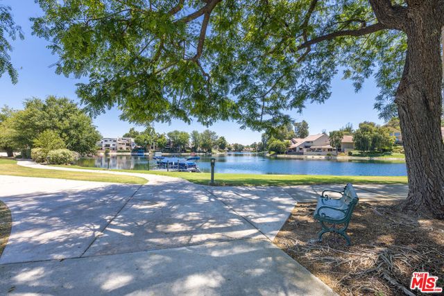 4622 Park Granada 80, Calabasas, CA 91302