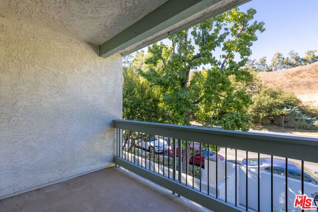 4622 Park Granada 80, Calabasas, CA 91302