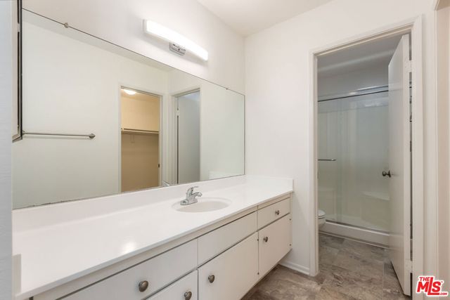 4622 Park Granada 80, Calabasas, CA 91302