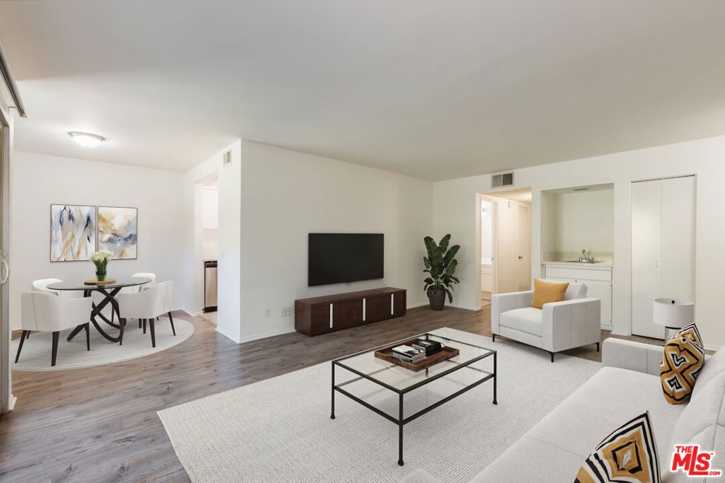 4622 Park Granada 80, Calabasas, CA 91302