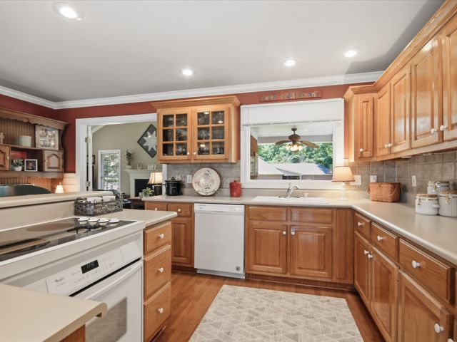 4 Derby Dr, Fayetteville, TN 37334