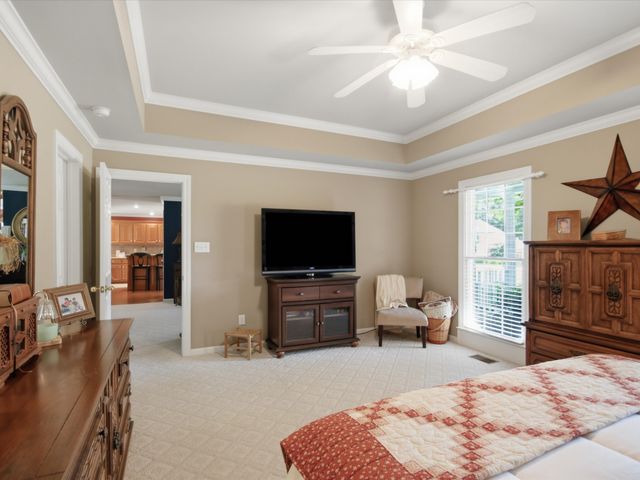 4 Derby Dr, Fayetteville, TN 37334