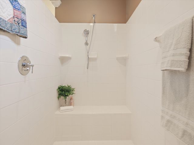 4 Derby Dr, Fayetteville, TN 37334