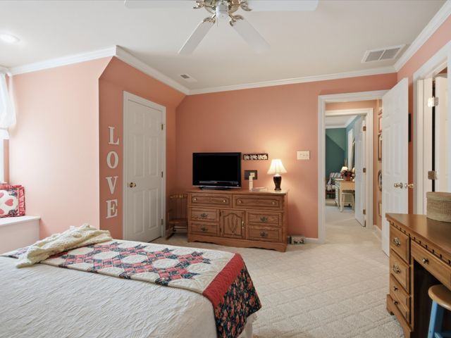 4 Derby Dr, Fayetteville, TN 37334