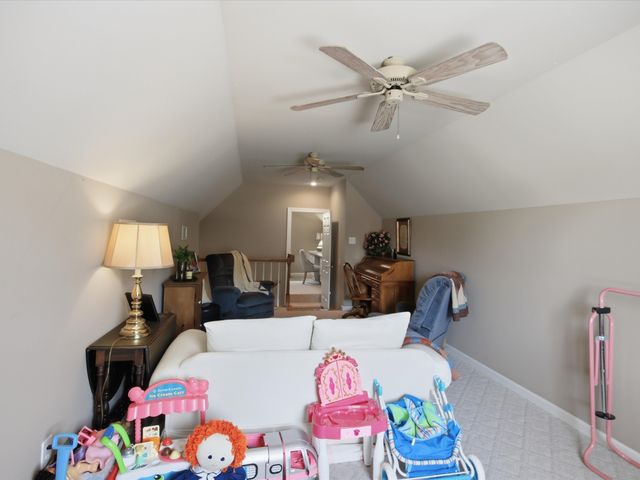 4 Derby Dr, Fayetteville, TN 37334