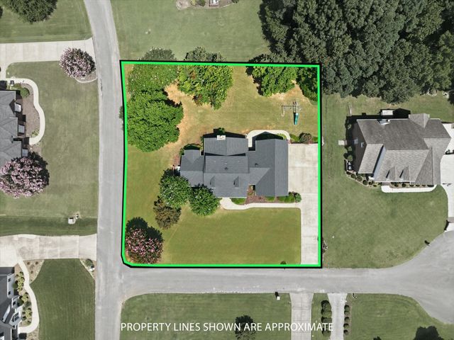 4 Derby Dr, Fayetteville, TN 37334