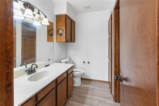 3200 W Britton Road 105, The Village, OK 73120