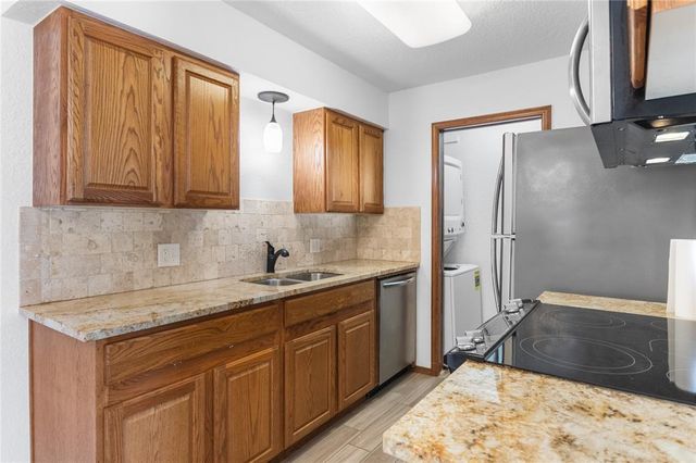 3200 W Britton Road 105, The Village, OK 73120