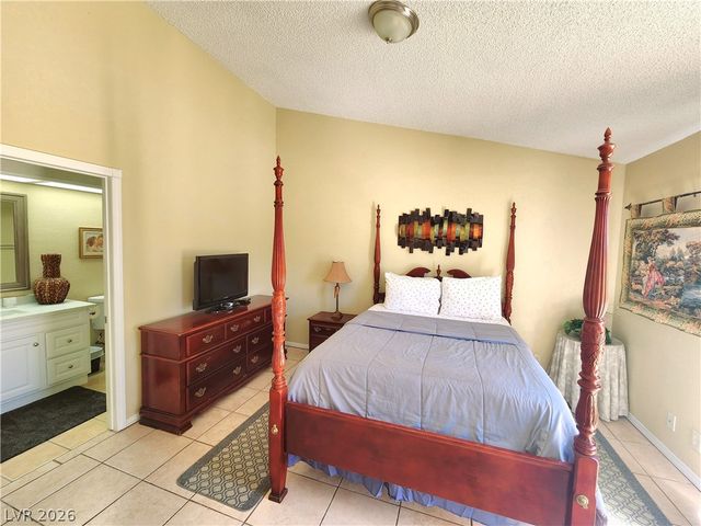 3332 Canyon Lake Drive, Las Vegas, NV 89117