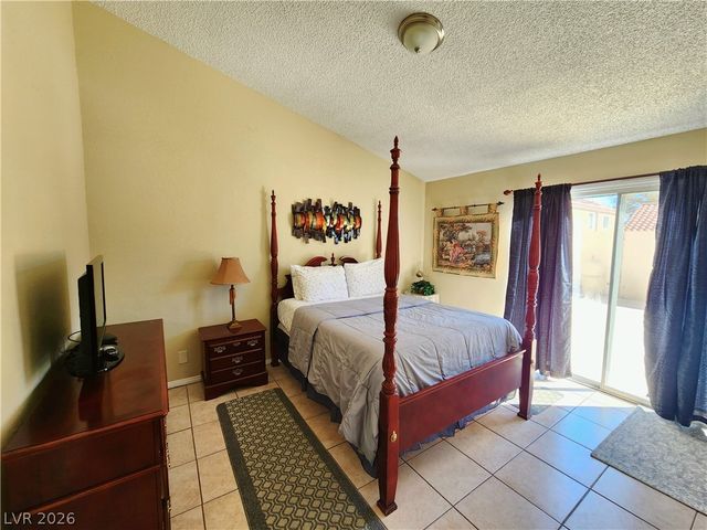 3332 Canyon Lake Drive, Las Vegas, NV 89117