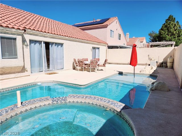 3332 Canyon Lake Drive, Las Vegas, NV 89117