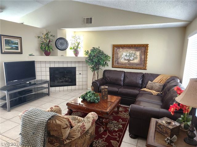 3332 Canyon Lake Drive, Las Vegas, NV 89117