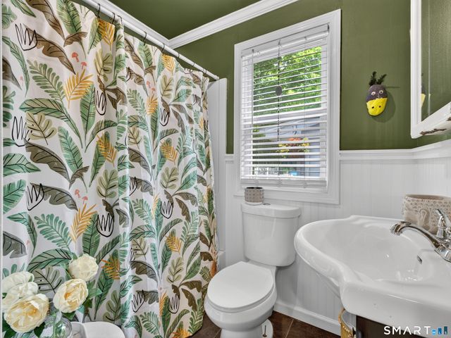 198 Grassy Hill Road, East Lyme, CT 06333