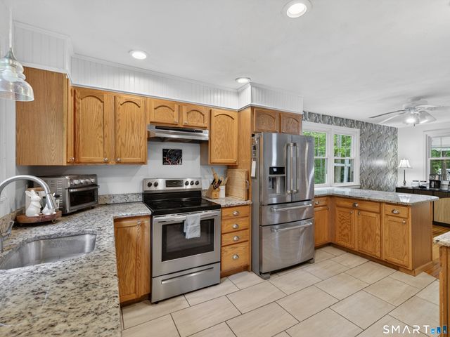 198 Grassy Hill Road, East Lyme, CT 06333