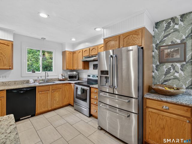 198 Grassy Hill Road, East Lyme, CT 06333