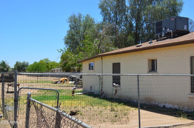 7249 N 50th Drive, Glendale, AZ 85301