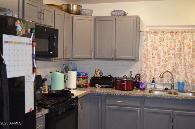 7249 N 50th Drive, Glendale, AZ 85301