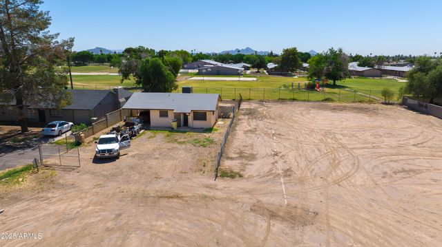 7249 N 50th Drive, Glendale, AZ 85301