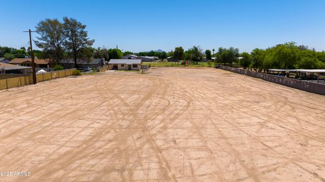 7249 N 50th Drive, Glendale, AZ 85301