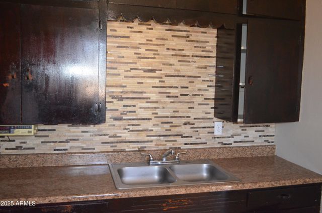 7249 N 50th Drive, Glendale, AZ 85301