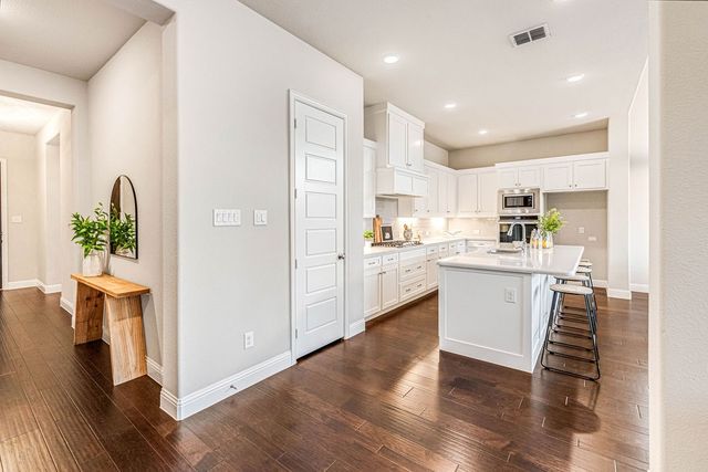 829 Boardwalk Way, Little Elm, TX 76227