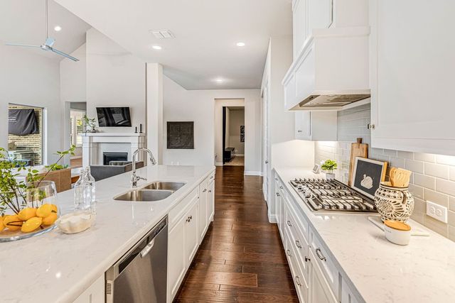 829 Boardwalk Way, Little Elm, TX 76227