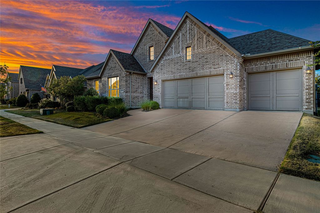 829 Boardwalk Way, Little Elm, TX 76227 — photo 2