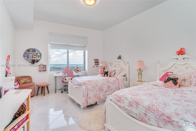 1100 Biscayne Blvd 5702, Miami, FL 33132