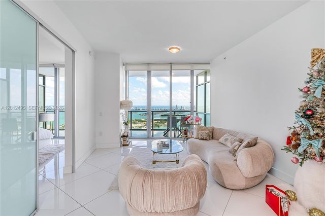 1100 Biscayne Blvd 5702, Miami, FL 33132