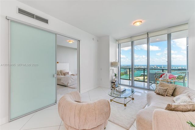 1100 Biscayne Blvd 5702, Miami, FL 33132