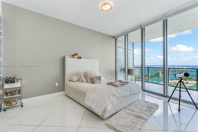 1100 Biscayne Blvd 5702, Miami, FL 33132