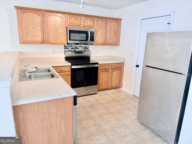 7232 April Court, Morrow, GA 30260