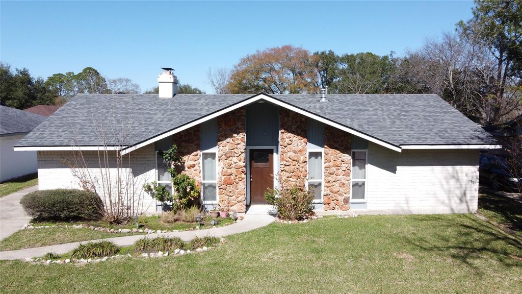 13810 Overbrook Lane, Houston, TX 77077