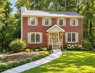 5362 Milieo Place SW, Lilburn, GA 30047
