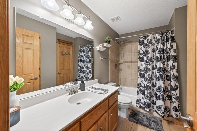5420 134th Street N, Hugo, MN 55038