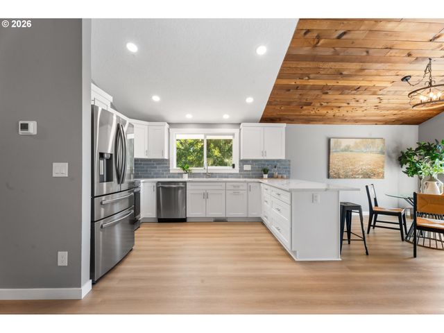 23040 Se YELLOWHAMMER St, Damascus, OR 97089