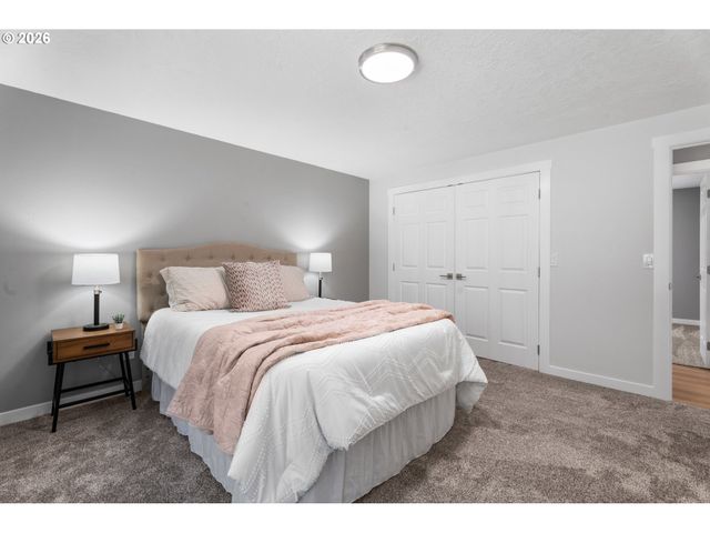 23040 Se YELLOWHAMMER St, Damascus, OR 97089