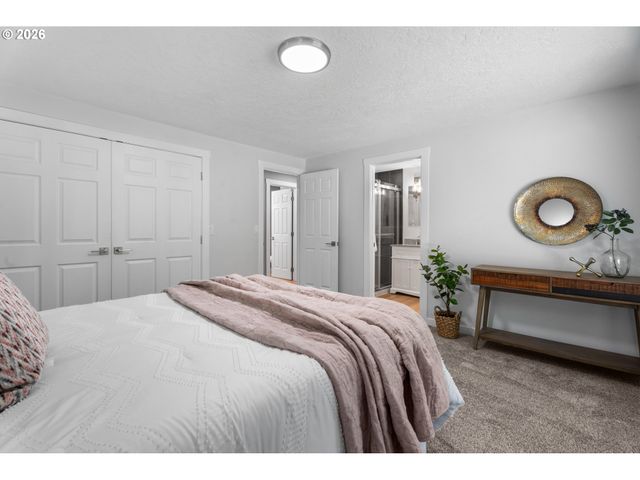 23040 Se YELLOWHAMMER St, Damascus, OR 97089