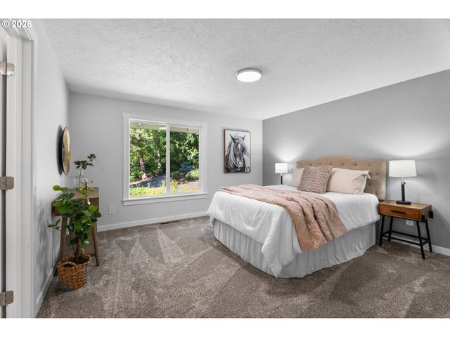 23040 Se YELLOWHAMMER St, Damascus, OR 97089