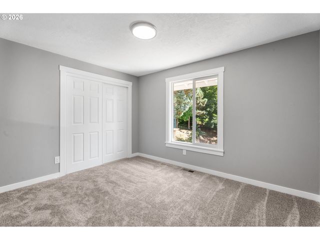 23040 Se YELLOWHAMMER St, Damascus, OR 97089