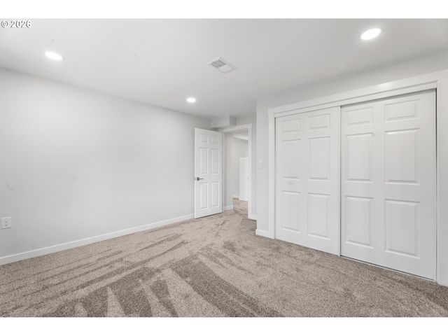 23040 Se YELLOWHAMMER St, Damascus, OR 97089