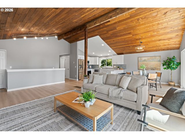 23040 Se YELLOWHAMMER St, Damascus, OR 97089