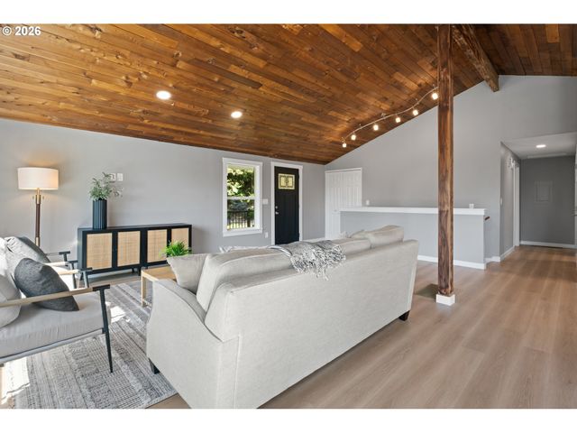 23040 Se YELLOWHAMMER St, Damascus, OR 97089