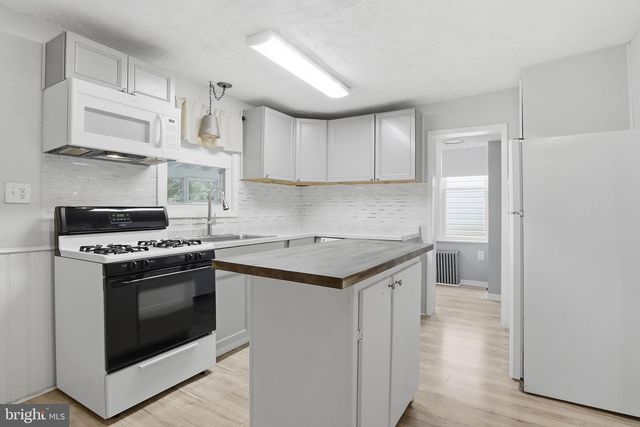105 E MAPLE ST, Dallastown, PA 17313