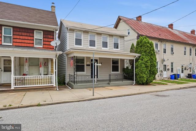 105 E MAPLE ST, Dallastown, PA 17313
