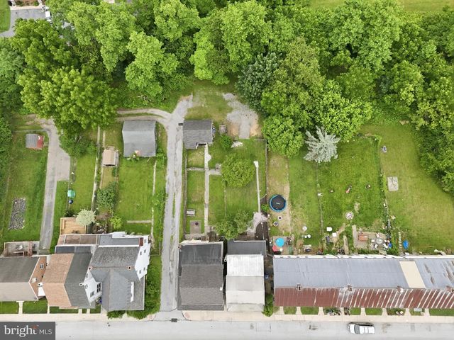 105 E MAPLE ST, Dallastown, PA 17313