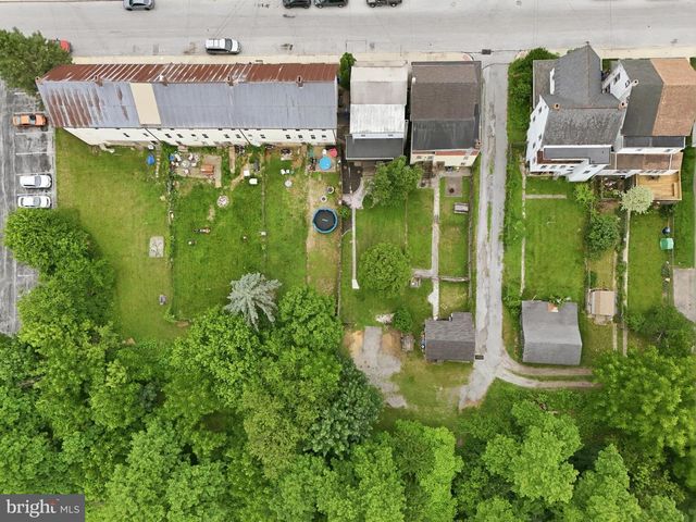 105 E MAPLE ST, Dallastown, PA 17313