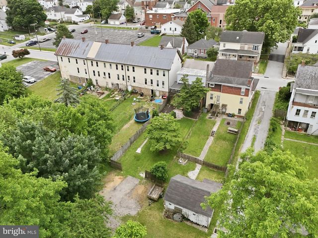 105 E MAPLE ST, Dallastown, PA 17313