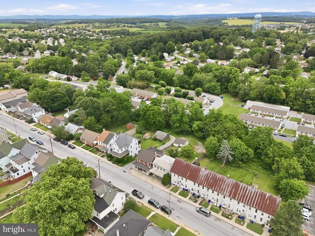 105 E MAPLE ST, Dallastown, PA 17313